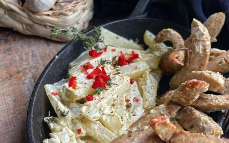 Keto frytki z dodatkiem kiełbasek